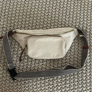 Crossbody belt bag